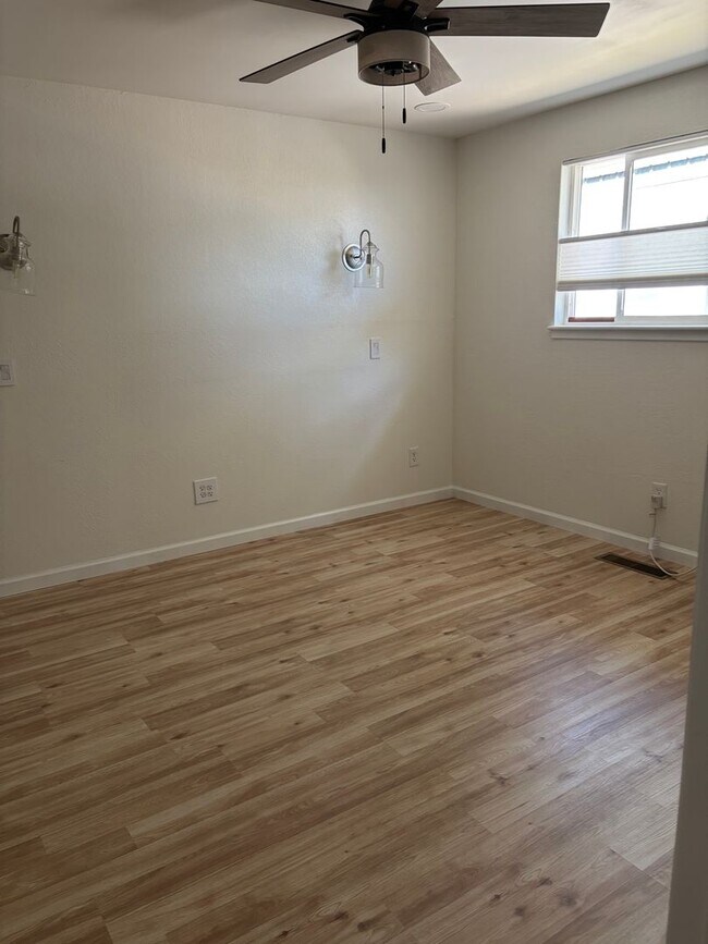 Building Photo - 210 Rawhide Way