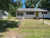 Building Photo - 119 Deerfield Dr