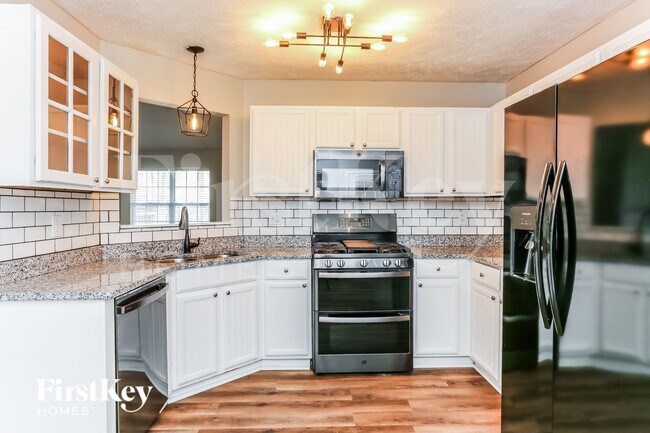 Building Photo - 23 Clearwater Ct