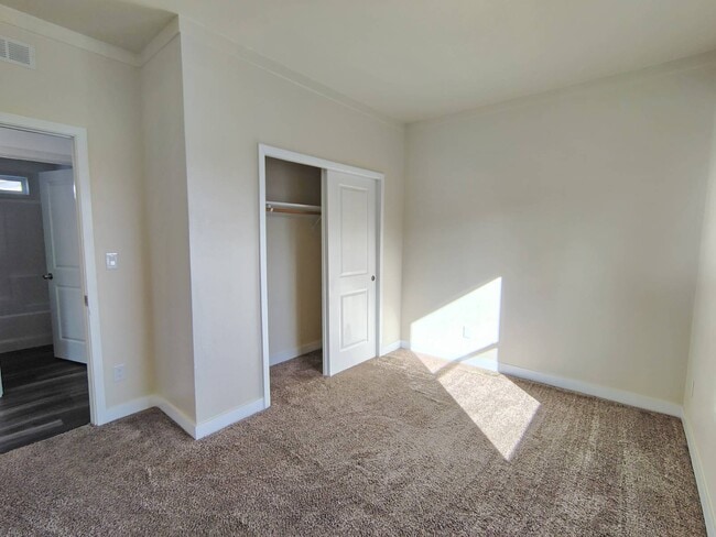 Building Photo - 6656 Pentz Rd