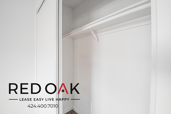 Building Photo - 706 McDonald Ave