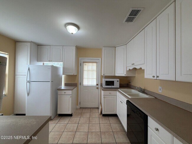 Building Photo - 1359 Stimson St