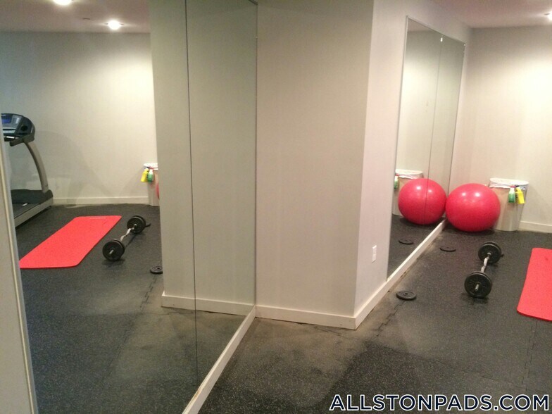 Building Photo - 21 Greylock Rd