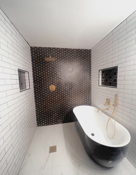 Building Photo - 9101 La Salle Ave