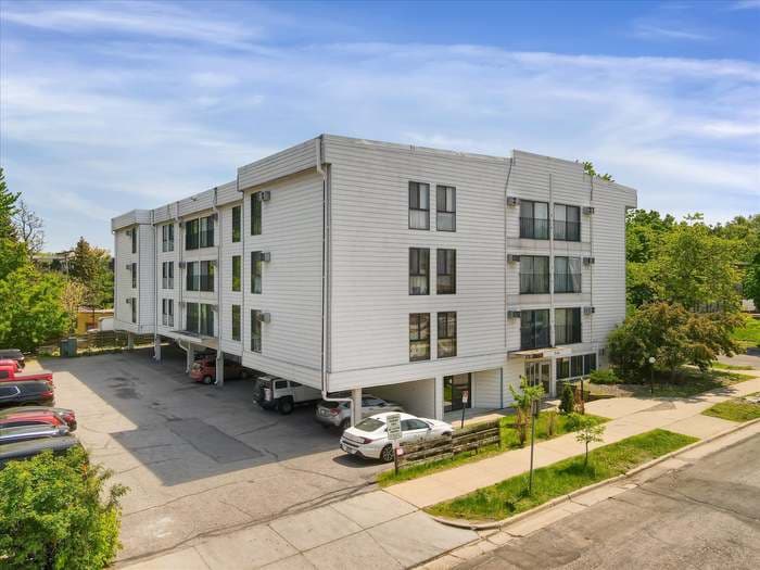 Building Photo - 925 30th Ave S