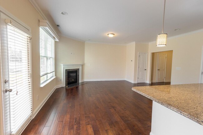 Building Photo - 2038 Sinclair Trce