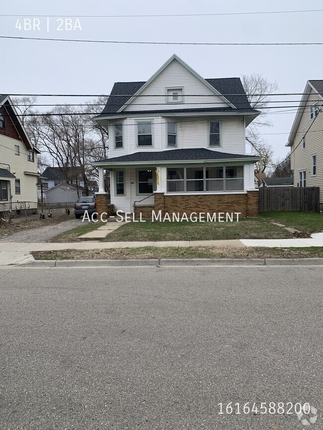 Building Photo - 1049 Bates St SE