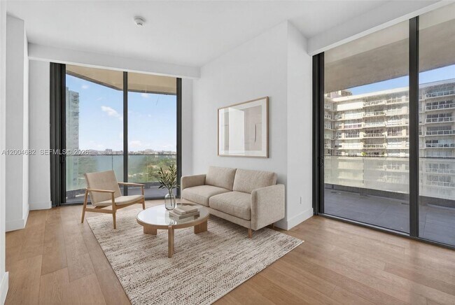 Building Photo - 175 SE 25th Rd