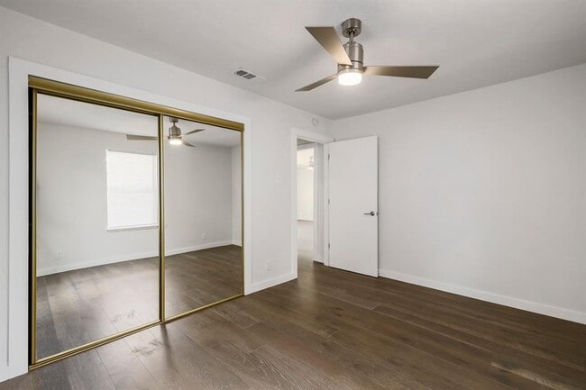 Building Photo - 4905 Harmon Ave