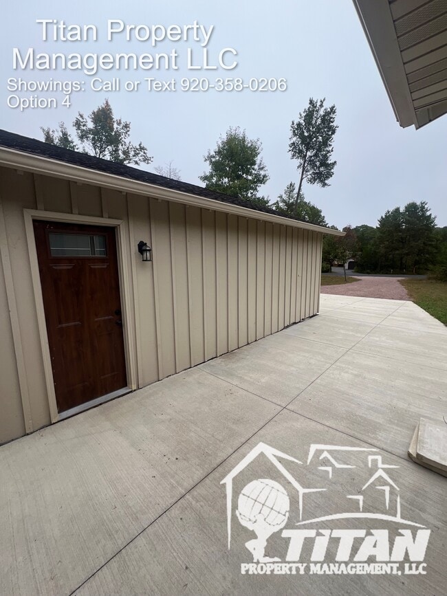 Building Photo - 387 13th Dr