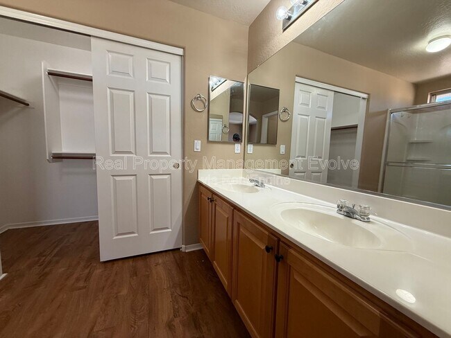 Building Photo - 8 N 226th Cir