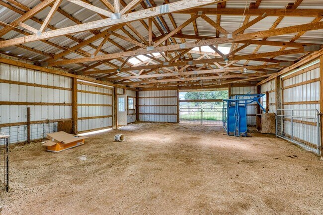 Building Photo - 6552 CR 403