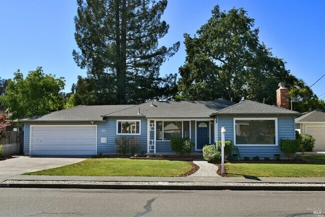 Building Photo - 2109 Montecito Ave