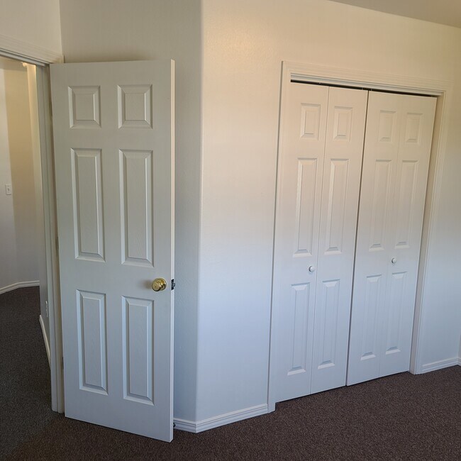 Building Photo - 214 Quinella St