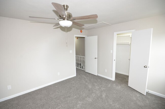 Building Photo - Renovated Townhome for Rent