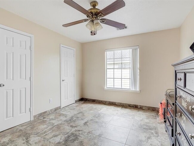 Building Photo - 8422 Tavenor Ln