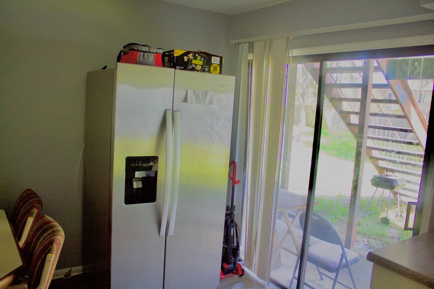 Kitchen - 5326 Whiteway Dr