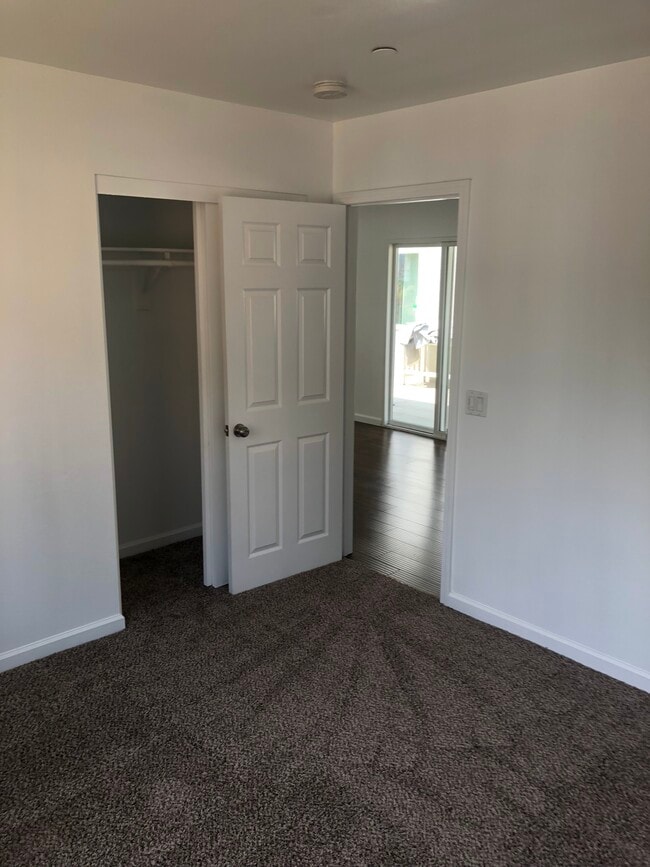 Building Photo - 1623 Drexel Dr