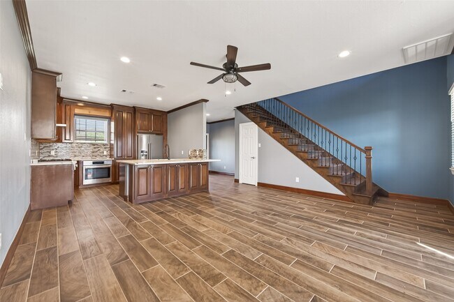 Building Photo - 2410 Engeling Rd