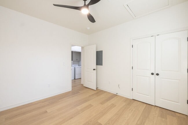 Building Photo - 1137 N Leverett Ave