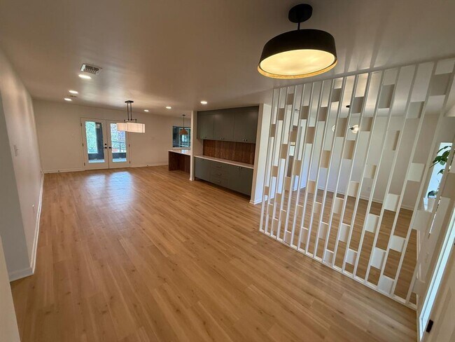 Building Photo - 209 W Mimosa Cir