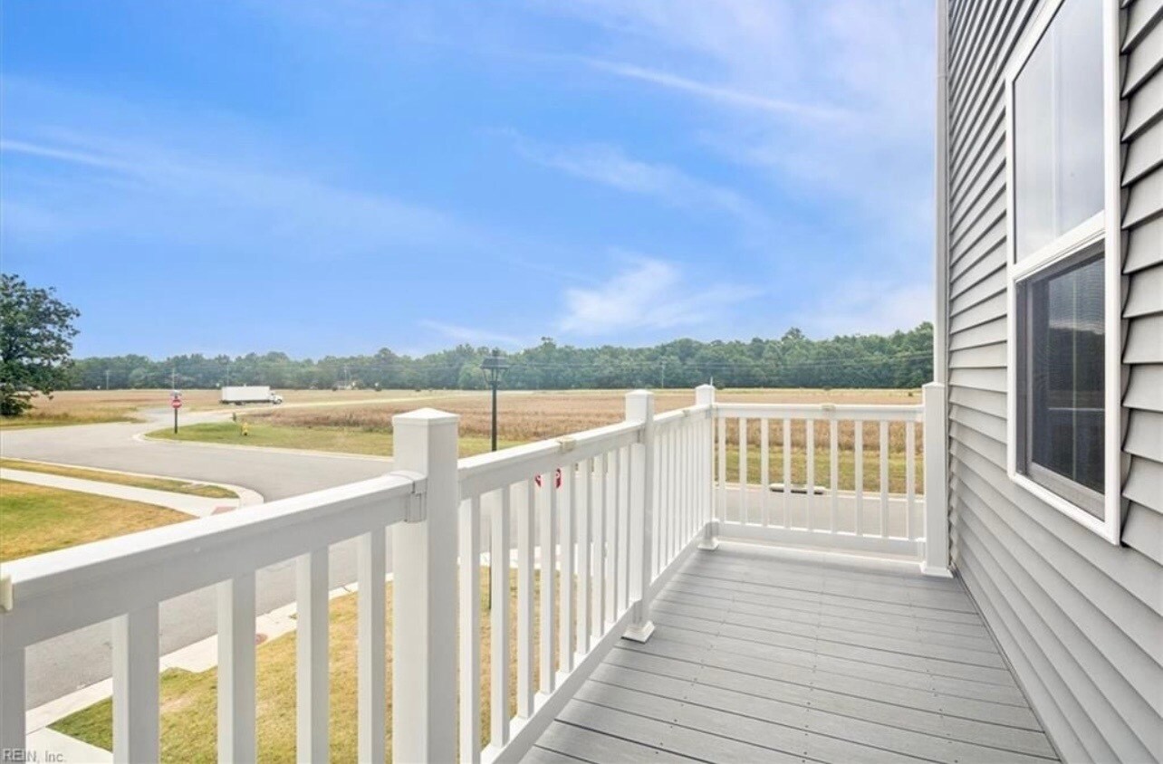 Building Photo - 152 Spring Grove Way