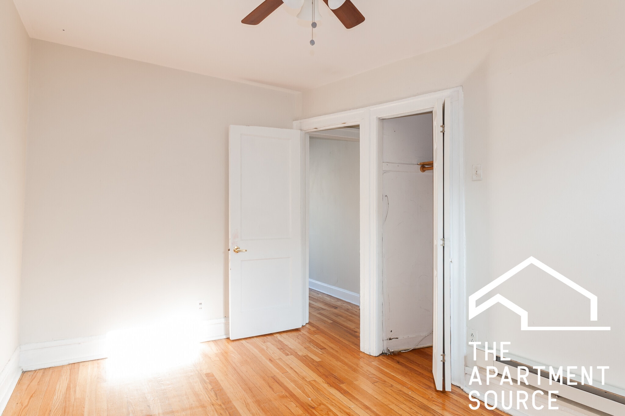 Building Photo - 839 W Cornelia Ave