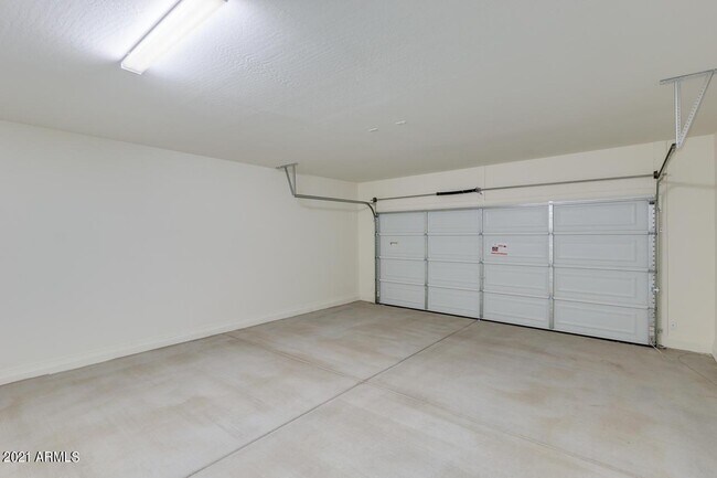 Building Photo - 17677 W Country Club Terrace