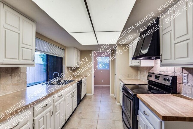 Building Photo - 3121 Fieldview Dr