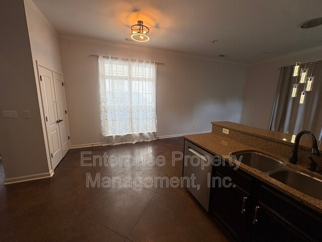 Building Photo - 886 Winter Leaf Dr