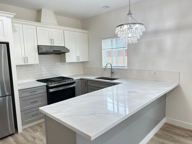 Building Photo - 1464