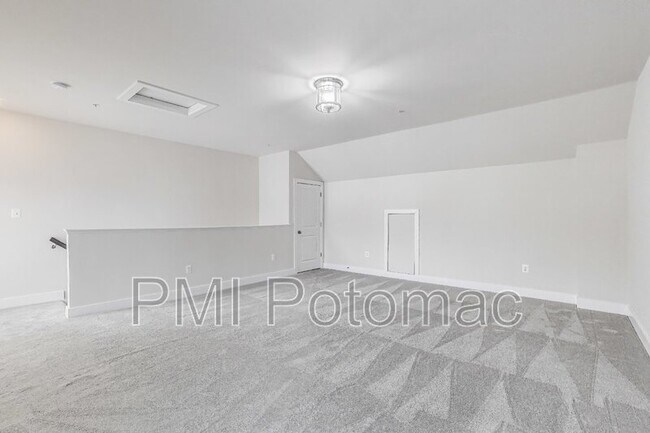 Building Photo - 2547 Auden Dr