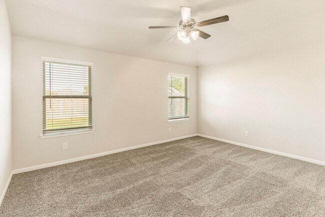 Building Photo - 7558 Highland Chase Dr