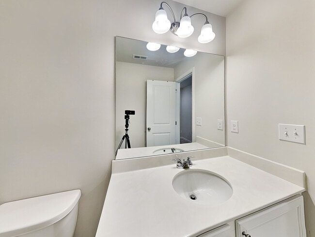 Building Photo - 2860 Saratoga Lake View
