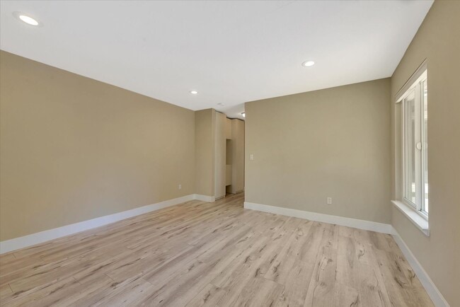 Building Photo - Wow! What a Great Home! SHORT TERM LEASE T...