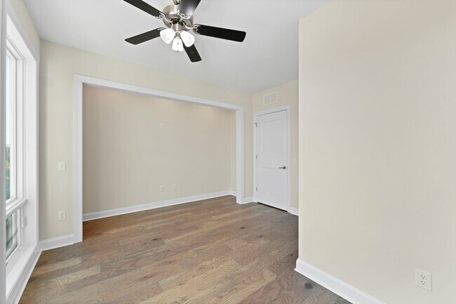 Building Photo - 5233 Highpointe Lakes Dr