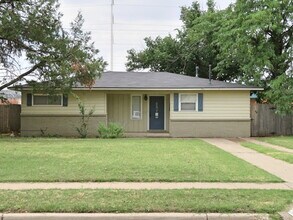 Building Photo - House Located Minutes From Medical District & Texas Tech Campus!
