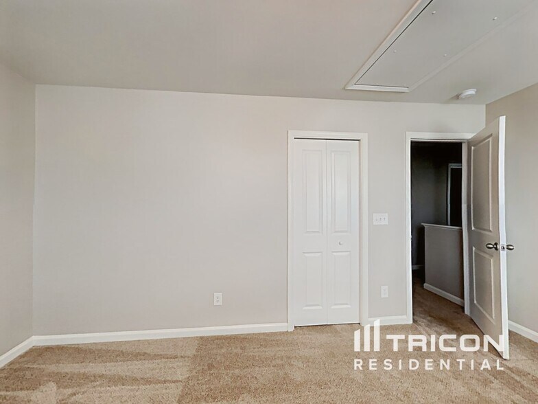 Building Photo - 415 Merus Dr