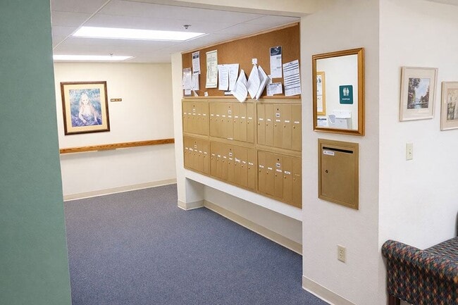 Building Photo - COUNTRYSIDE OF CLINTON