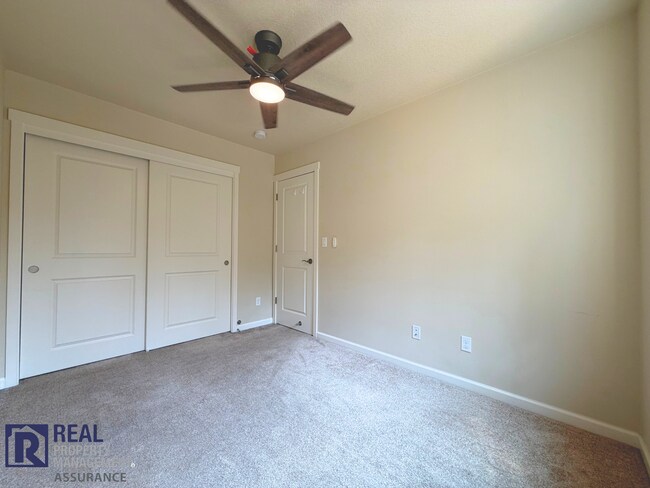 Building Photo - Modern Beaverton 3BR/3BA Townhome with Garage Near Nike & Intel