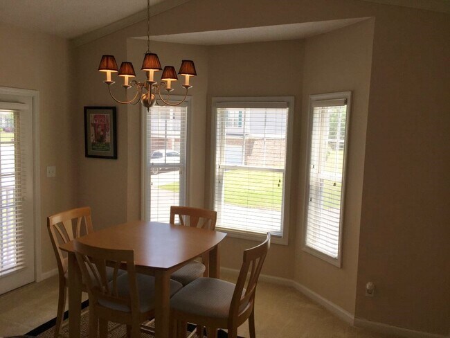 Building Photo - 522 Lionshead Rd