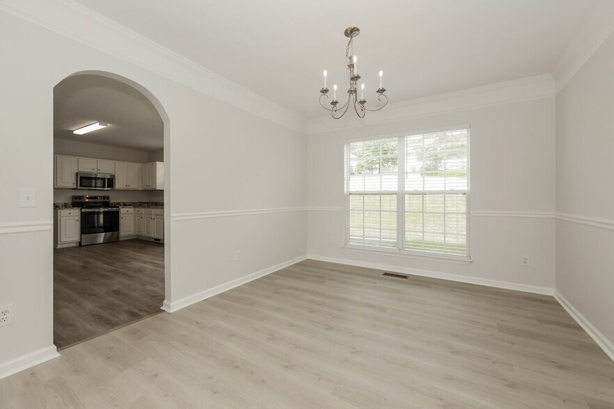 Building Photo - 102 Polk Ct