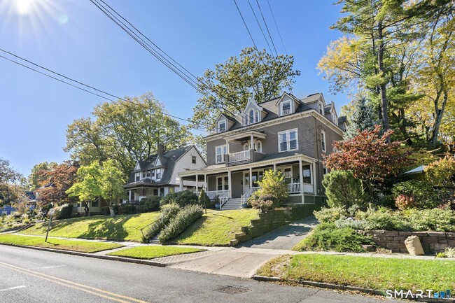 Building Photo - 139 Girard Ave