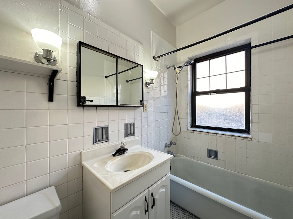 Building Photo - 1322 Oak Ave