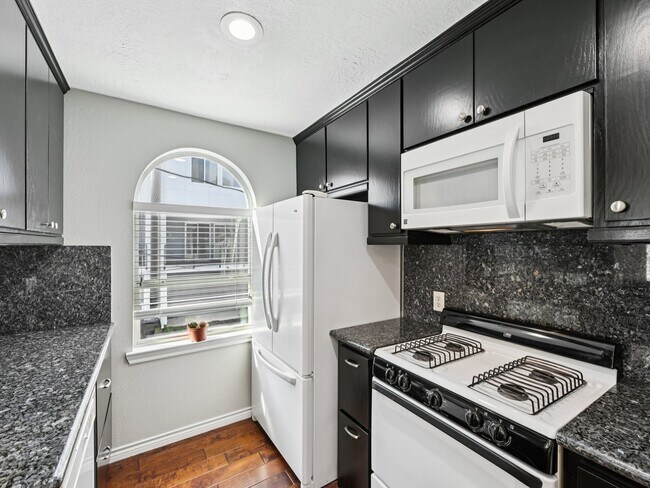 Building Photo - 1405 Bailey St