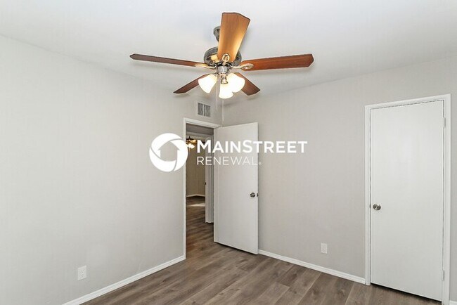 Building Photo - 3 Bedroom Pet-Friendly Home in Phoenix, AZ...