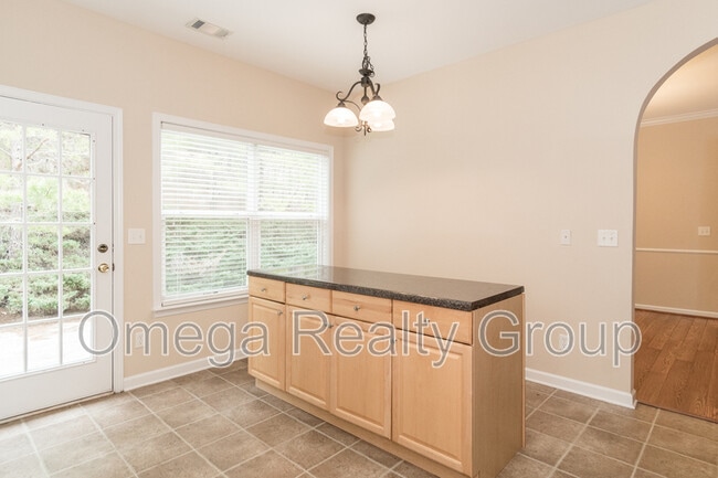 Building Photo - 4474 Fairmont Dr