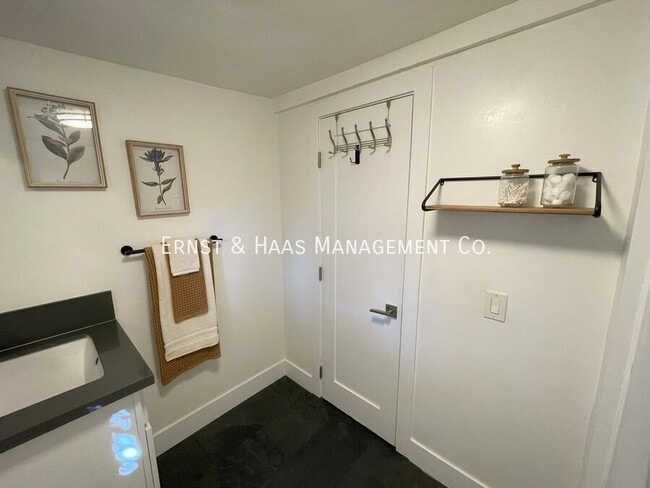 Building Photo - 2016 1/2 W 146th Pl-