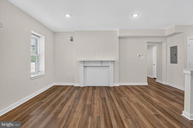 Building Photo - 541 N Orianna St