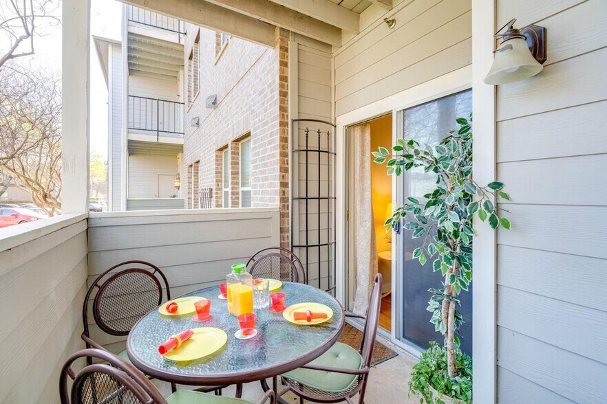 Building Photo - 12166 Metric Blvd